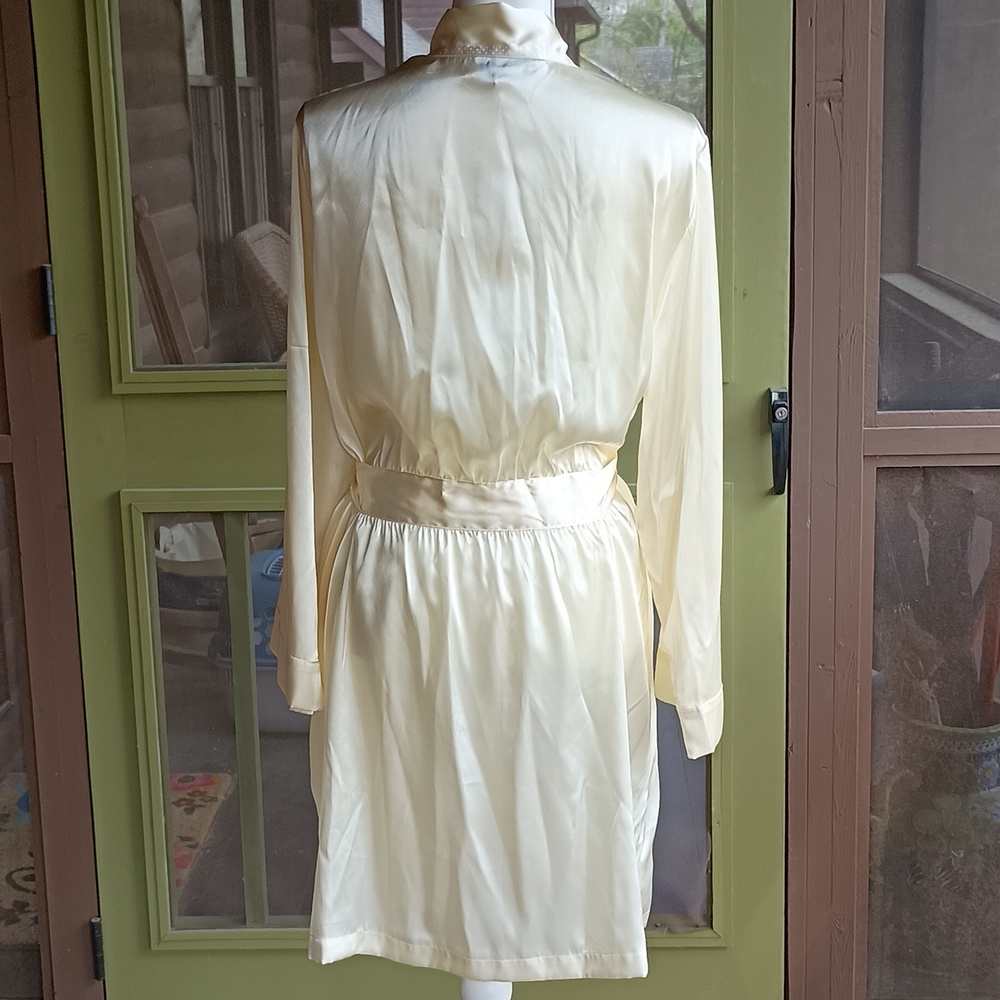 Morgan Taylor Intimates NWT Robe - Picture 3 of 6